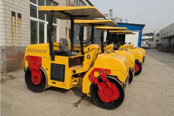 <a href='http://m.xaqiaobo.com' target='_blank'>壓路機</a>