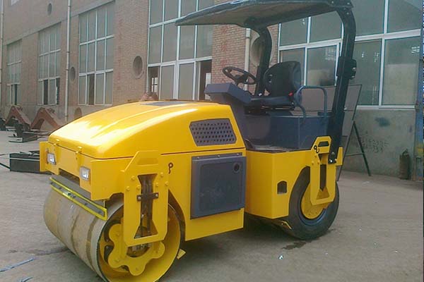 <a href='http://m.xaqiaobo.com' target='_blank'>壓路機</a>