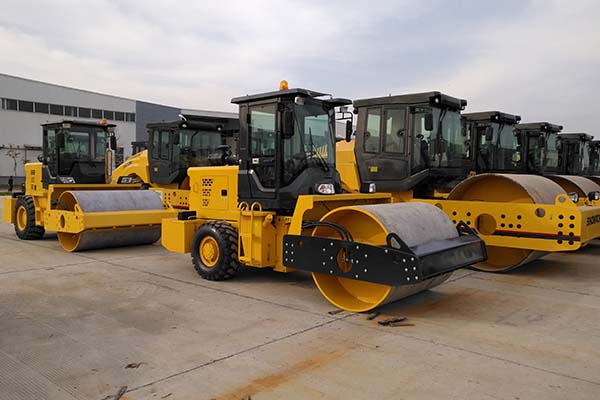 <a href='http://m.xaqiaobo.com/product/77.html' target='_blank'>振動壓路機</a>